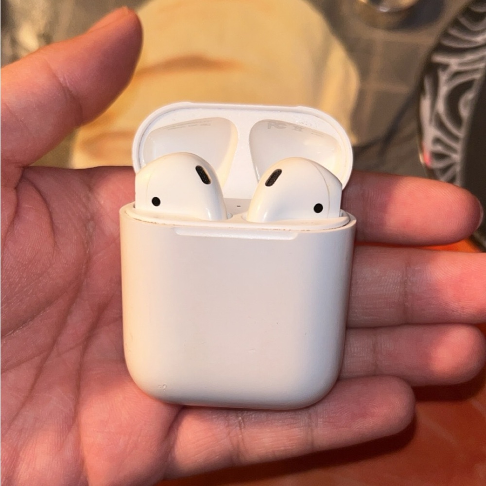 Apple AirPods 2nd gen